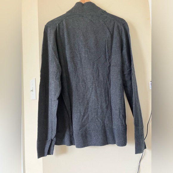 Eddie Bauer Men’s Gray Sweater Half Zip. Size M - Picture 2 of 3